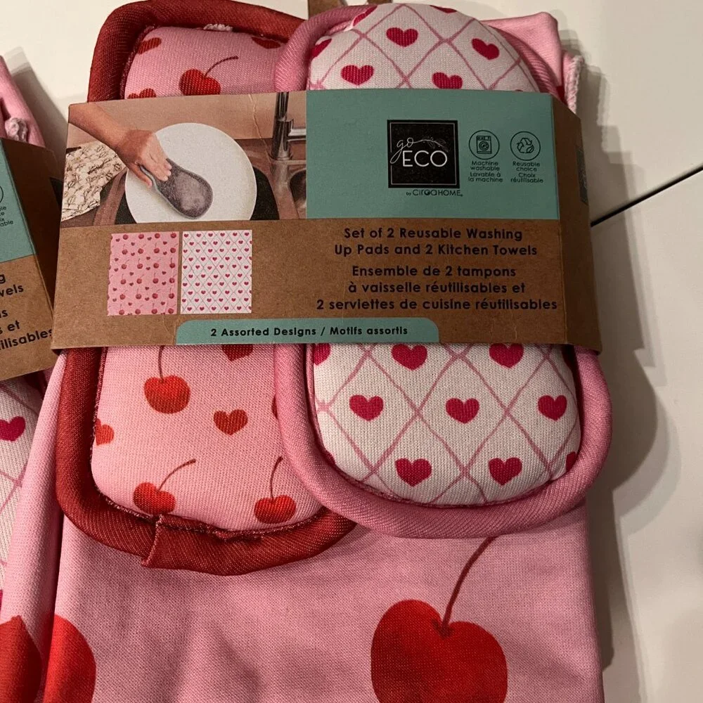 Ciroa Home Heart  Kitchen Towels‎ &  Reusable Washing Pads (2 Sets - New)